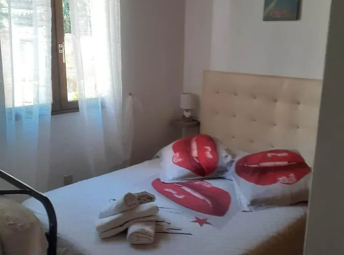 Petite Maison Дом отдыха Леччи